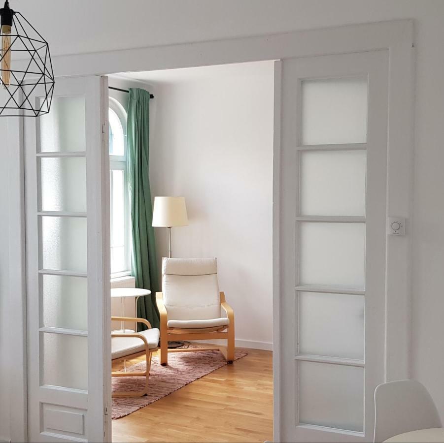 Apartament Old Town Apartament Targoviste Zewnętrze zdjęcie